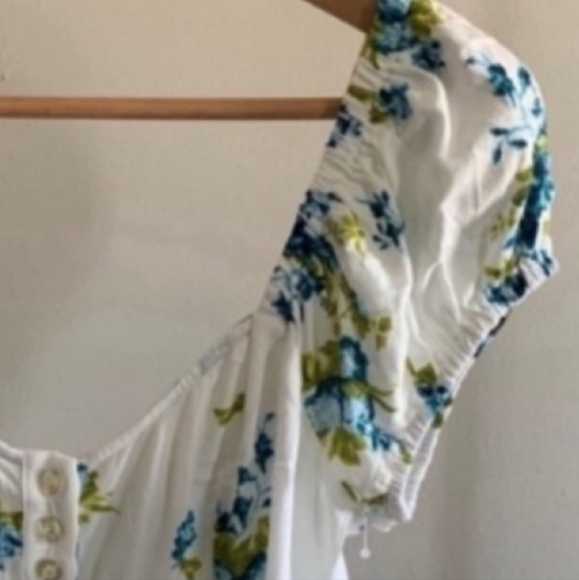🆕️ Free People Bohemian Top with Elastic Smocked Back. - Picture 4 of 10